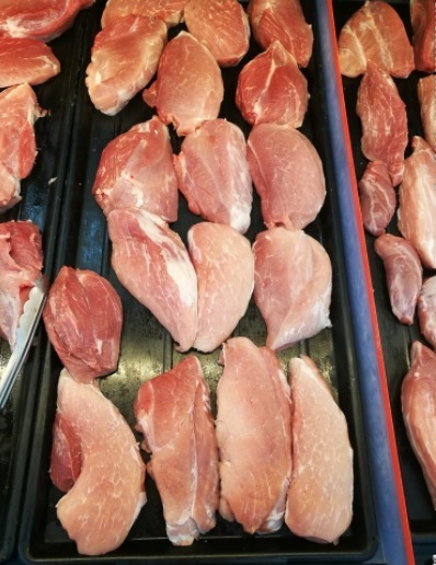 买猪肉,内行人专挑“这4个地方”的肉,新鲜美味,老板不敢忽悠
