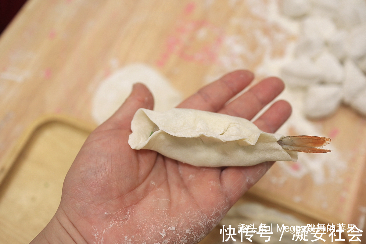 小吃|传统小吃锅贴比饺子还省事,做法随意没讲究,馅嫩味儿香吃一锅