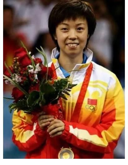 张怡宁|女排五连冠，短道速滑击败韩国队，中国女子体育背后的艰辛故事