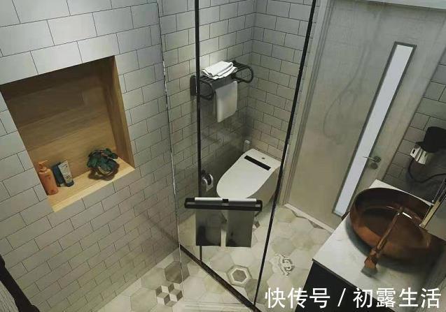 浴霸|卫生间没有窗户怎么办？越来越多人都喜欢这样做，再也不用担心了