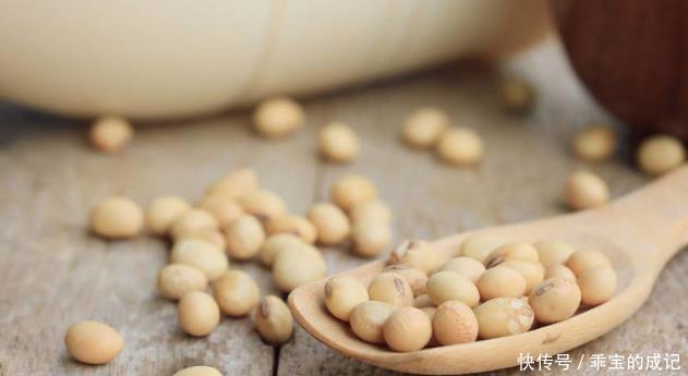 此菜几毛钱一大捆,但竟没人愿意卖,不仅补钙、护目还能防癌!