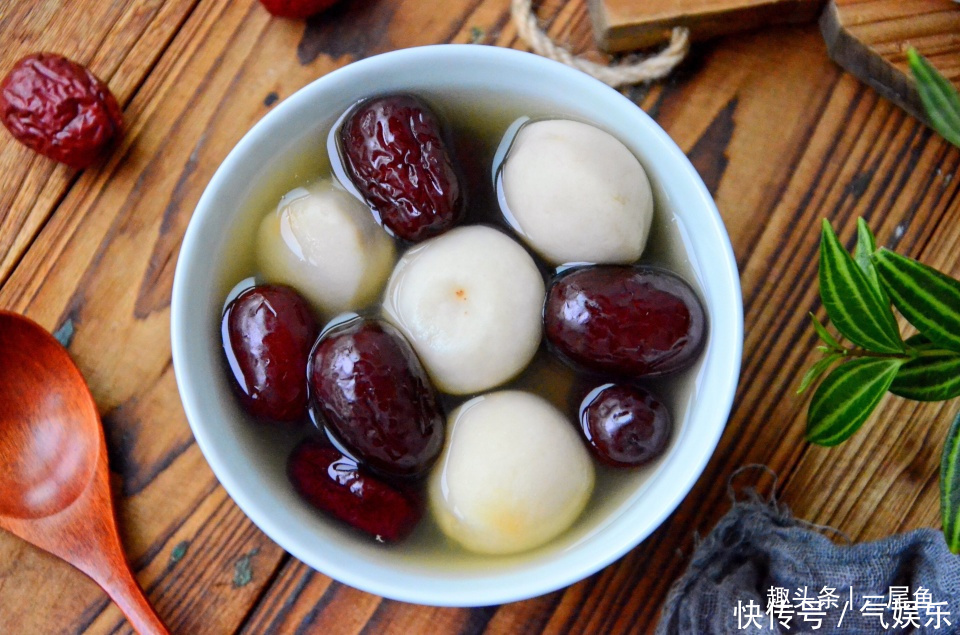 立秋后要多吃这碱性蔬菜,三块钱一斤,简单煮一煮,软糯香甜可口