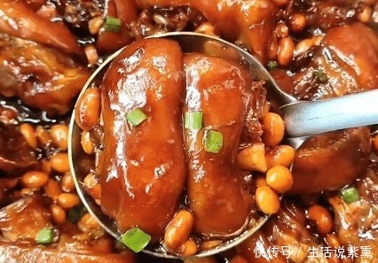 腥味|炖猪蹄时不要只焯水,多加一个步骤,炖好的猪蹄香气扑鼻,无腥味