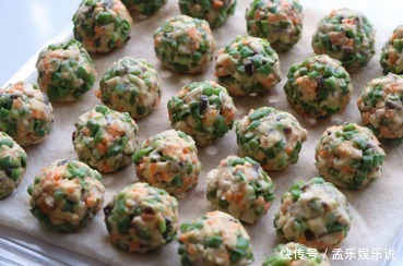 豆角丸子|夏天多吃蒸菜,营养不上火,10分钟搞定,上桌全家抢着吃