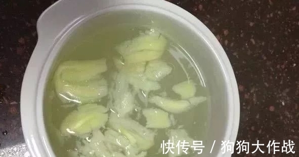 养花期间杀菌消毒用什么好?有厨房常见物大蒜、小苏打就够了