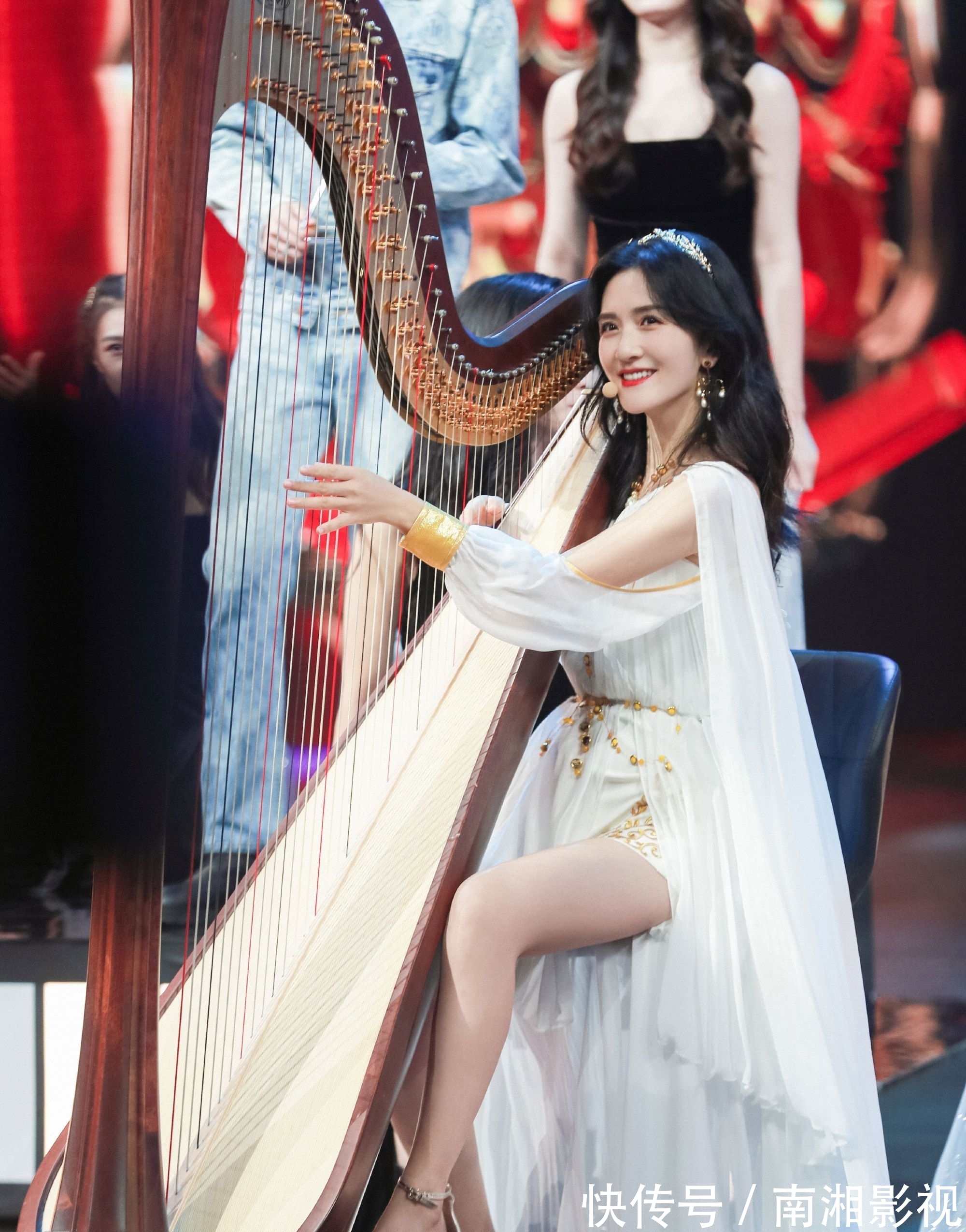 谢娜|央视发文认同谢娜,主持风格张弛有度获好评