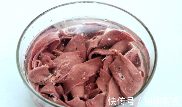 李泽|16岁男孩仅有163,医生叹息:3物是身高“加速器”,别舍不得给娃吃