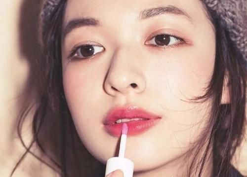 粉底|日常淡妆应该怎么化?只需要3样化妆品,新手也能化出“伪素颜”