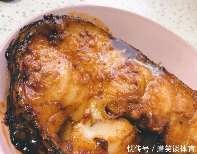烹饪|鳕鱼这种做法,既入味又美味,适合冬季烹饪,暖心暖胃,营养加倍