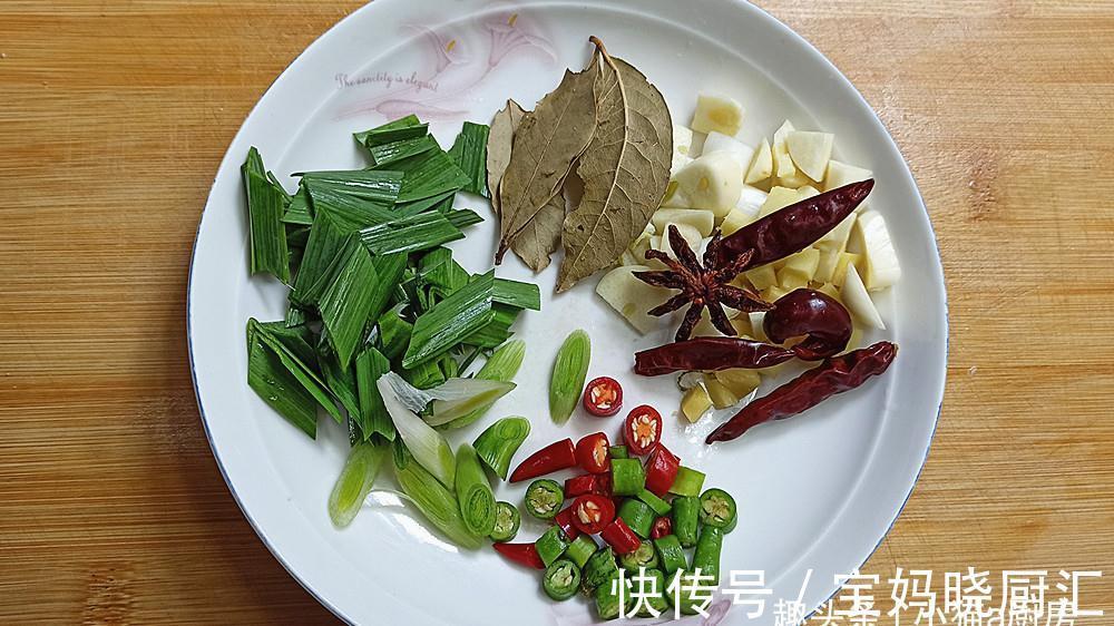 教你家常白萝卜红烧肉,制作简单,成菜鲜甜入味开胃好吃老香了