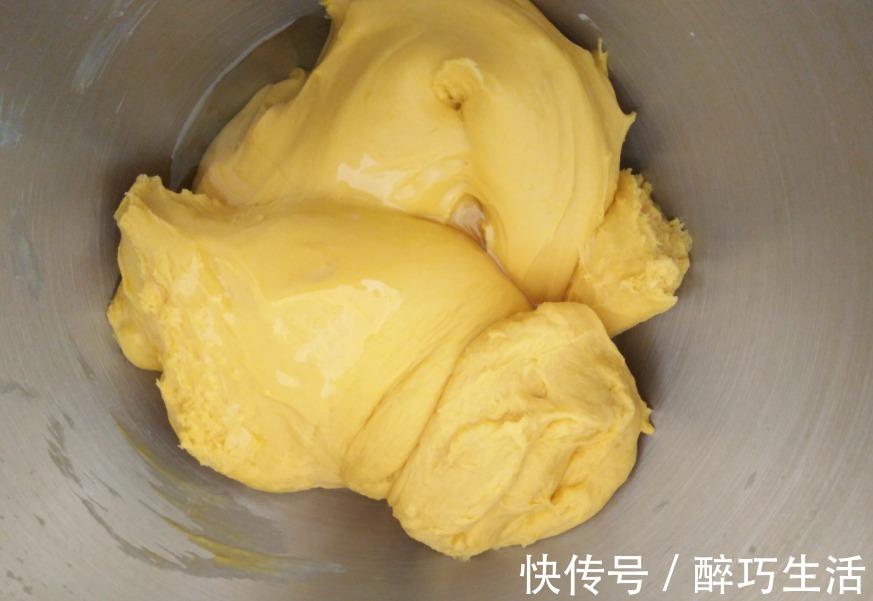 松软|用南瓜做成老面包，组织松软细腻好吃，口感好极了