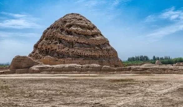 跪坐|西夏皇陵被盗空,专家考古时意外开启密室,发现一只金牛跪坐其中
