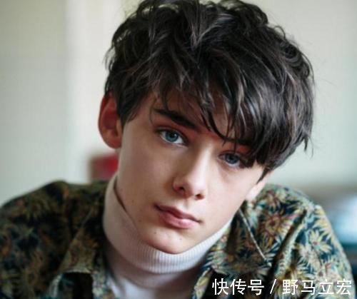 丁真|国外“最美”男孩长大了，16岁身高近2米，与“丁真”撞脸