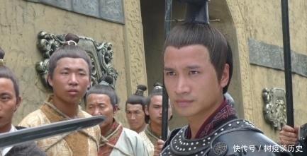 联合|诸侯国联合造反，名将三个月平定，引起皇帝不满，以谋反罪入狱