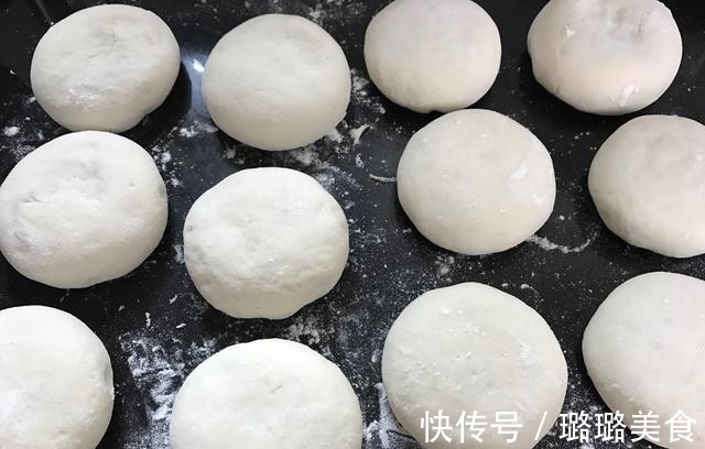 酥软|苹果新吃法,香甜酥软,做法简单,一口平底锅就能轻松搞定