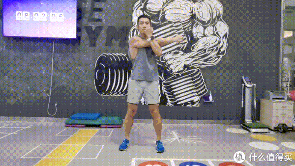 动作|健身成长手册 篇二十二：一对哑铃练遍全身肌群，14个哑铃健身动图，新手跟练起来