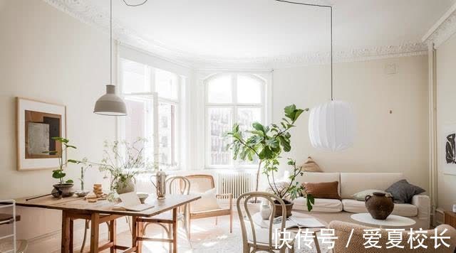 阳台|北京38岁小姐姐的独居生活,34小屋,床直接设计在阳台了