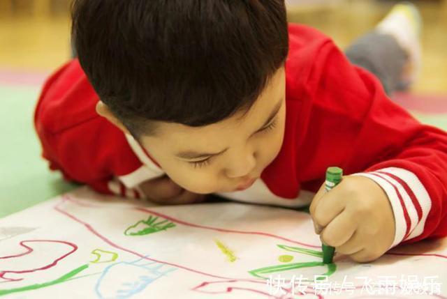 左脑|哈佛研究:右脑是儿童大脑发育的重点,但接近80%的家长弄错了