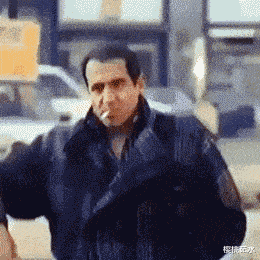 |搞笑GIF段子：美女的舌头很灵活嘛