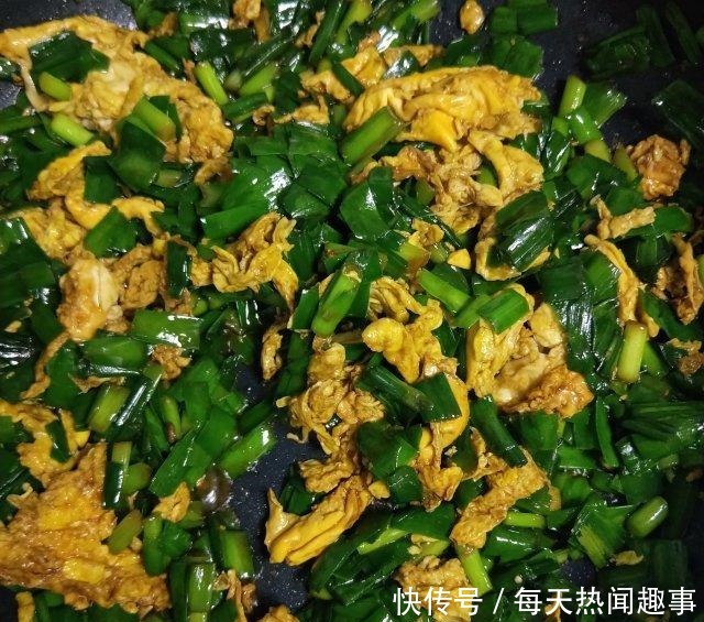 韭菜鸡蛋面条，劲道爽滑，两碗不够吃