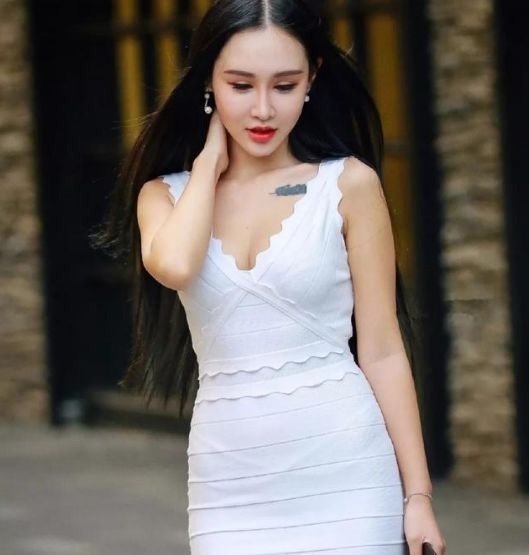 街拍|街拍:魅力十足的小姐姐,唯美的穿搭很动人,各有个的美丽