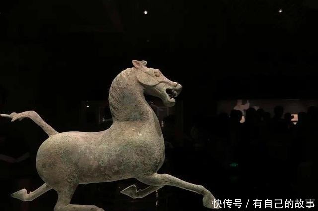 马蹄|国宝“马踏飞燕”，踏的可能是只鹰！