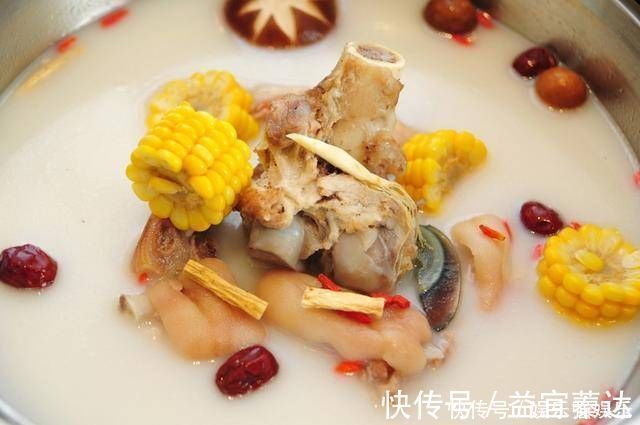 汤不白|不论炖什么骨头汤，不要直接加水炖，多加这一步，汤汁浓白似牛奶