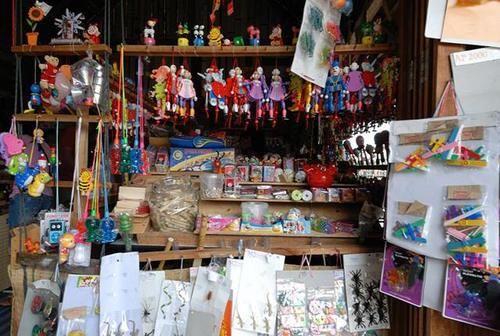 顾夏|一元店消失，“百米药店”遍布街道？都是商铺，药店为何不缺生意