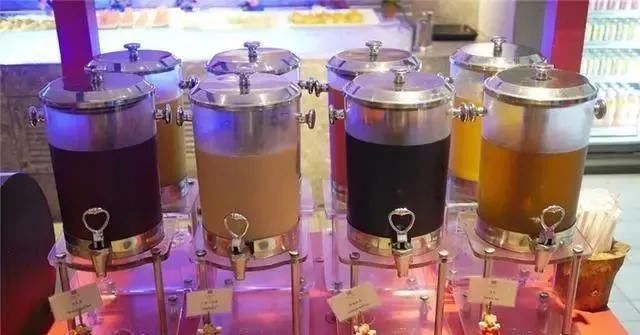 食物|吃自助餐时,聪明人从不拿4种食物,饭店经理不是吃货就是行家