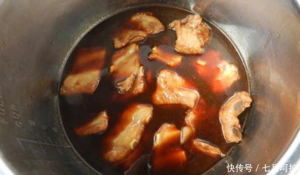 炒糖色太难了？教你好方法，简单易学，糖色炒好红亮诱人，不发苦