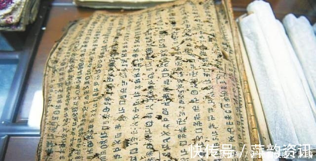 龙甲神章&古籍中有一本失传千年之久的天书,据说里面隐藏着关于神的秘密!