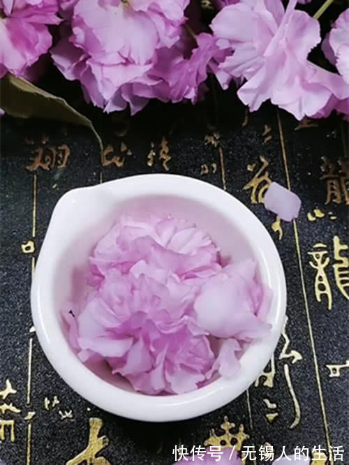 樱花|手艺人自制“樱花口红”，开局闹着玩呢结局这才是纯天然