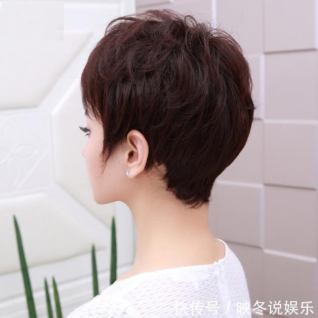 假发|四十多岁的女人别瞎烫头,搞不好太老气,这6款发型让你年轻十岁