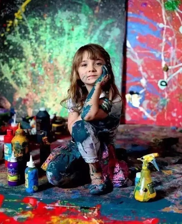 神童|绘画神童安莉塔，2岁开始创作绘画，4岁举办个人画展