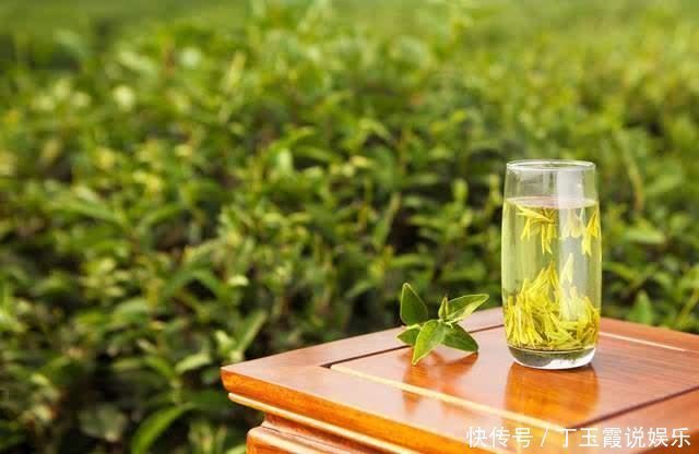 喝茶|泡茶时到底要不要洗茶？洗茶能洗去“脏东西”吗？听听老茶客咋说