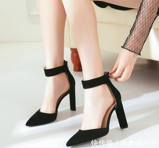 轻松|优雅经典的高跟鞋轻松驾驭,尽显女性优雅的现代气质