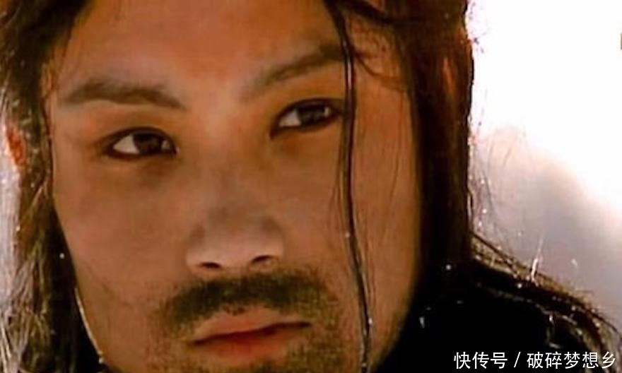 贾府|一边是热闹的生日宴，一边是宝玉出家，贾府倒台的结局，细思极恐