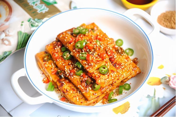 豆腐的做法多样，试试如此下饭的做法，看着就让人流口水