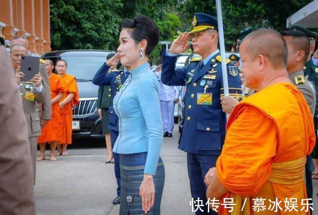 诗妮娜|诗妮娜受诗丽吉宠爱,把年轻时的首饰赠与她,苏提达的首饰露寒酸