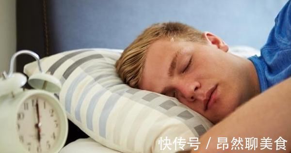 养生|公认：最佳“睡觉”时间表，如果能坚持做下去，养生效果加倍！