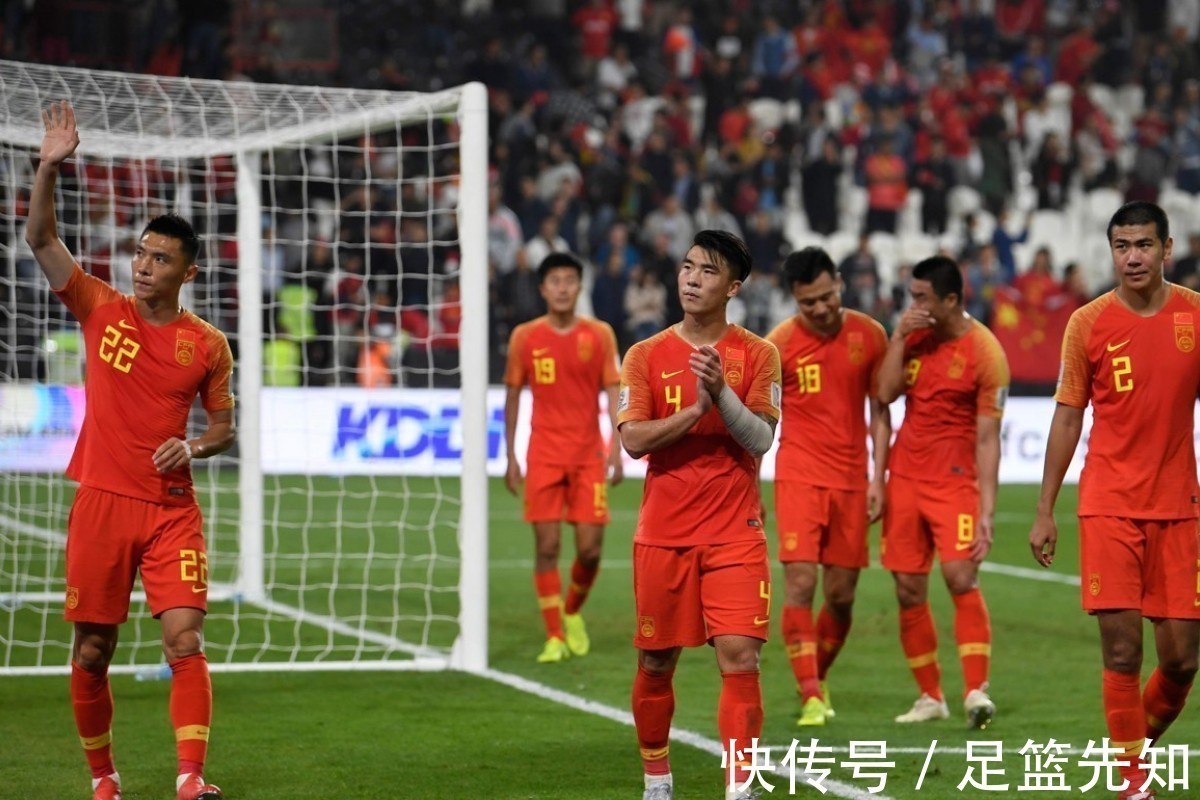 归化球员|给里皮道歉！国足两年后证明什么是名帅，李铁还不自知，一意孤行