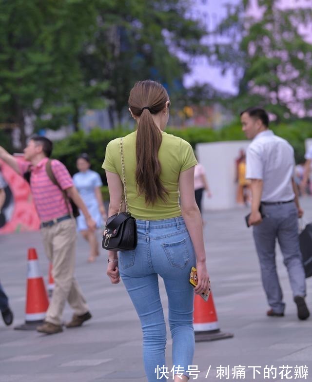 搭配 打底裤最经典百搭,才能让造型显得优雅,都很方便!