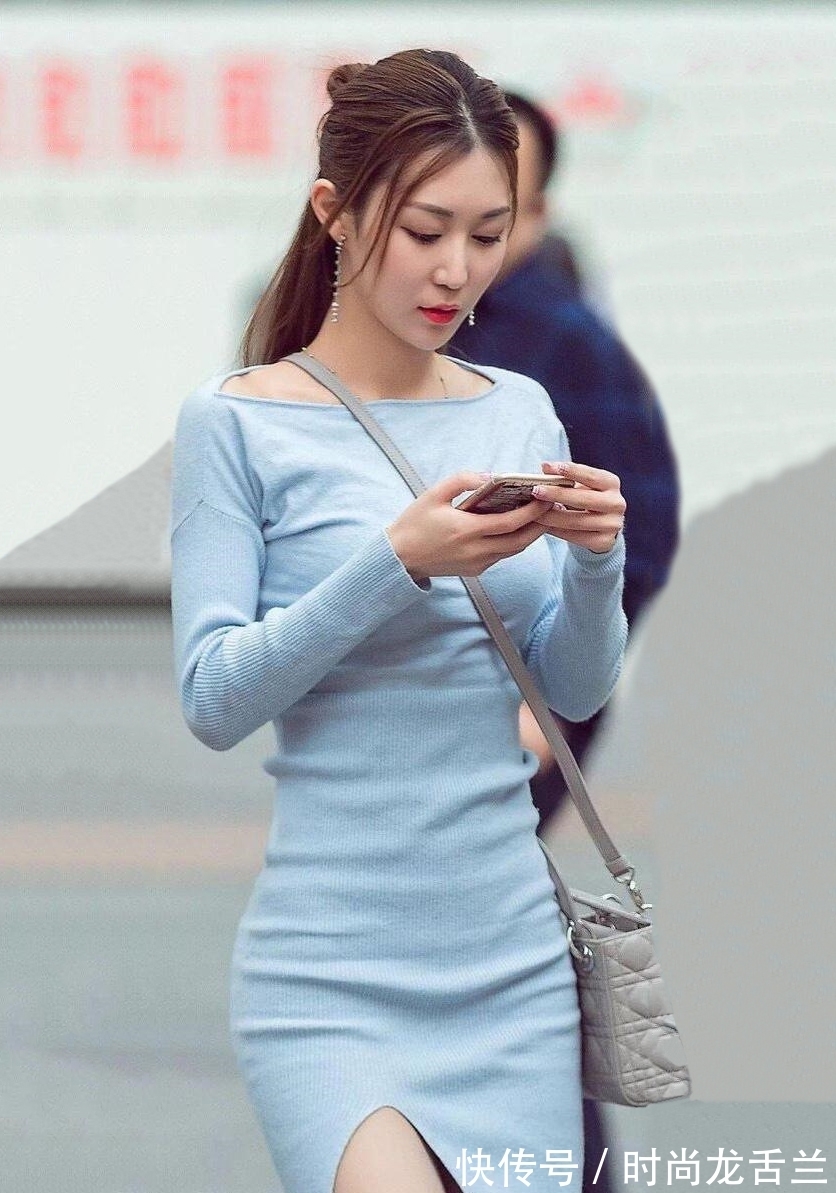 浅蓝色 一身浅蓝色长袖修身连衣裙穿搭，大方知性，尽显高雅迷人的气质