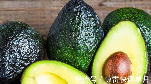 美食|荤素搭配的美味拌饭,搭配牛油果真好吃,营养又解馋的居家美食!