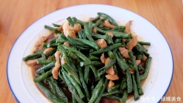 晒晒今天的午饭,30元做4道家常菜,清淡可口,比大鱼大肉受欢迎