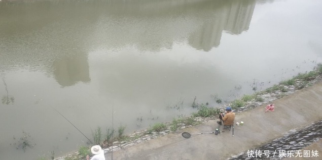 钓了大半辈子的老头说啥也不告诉我秘方,最后一顿饭才完美解决