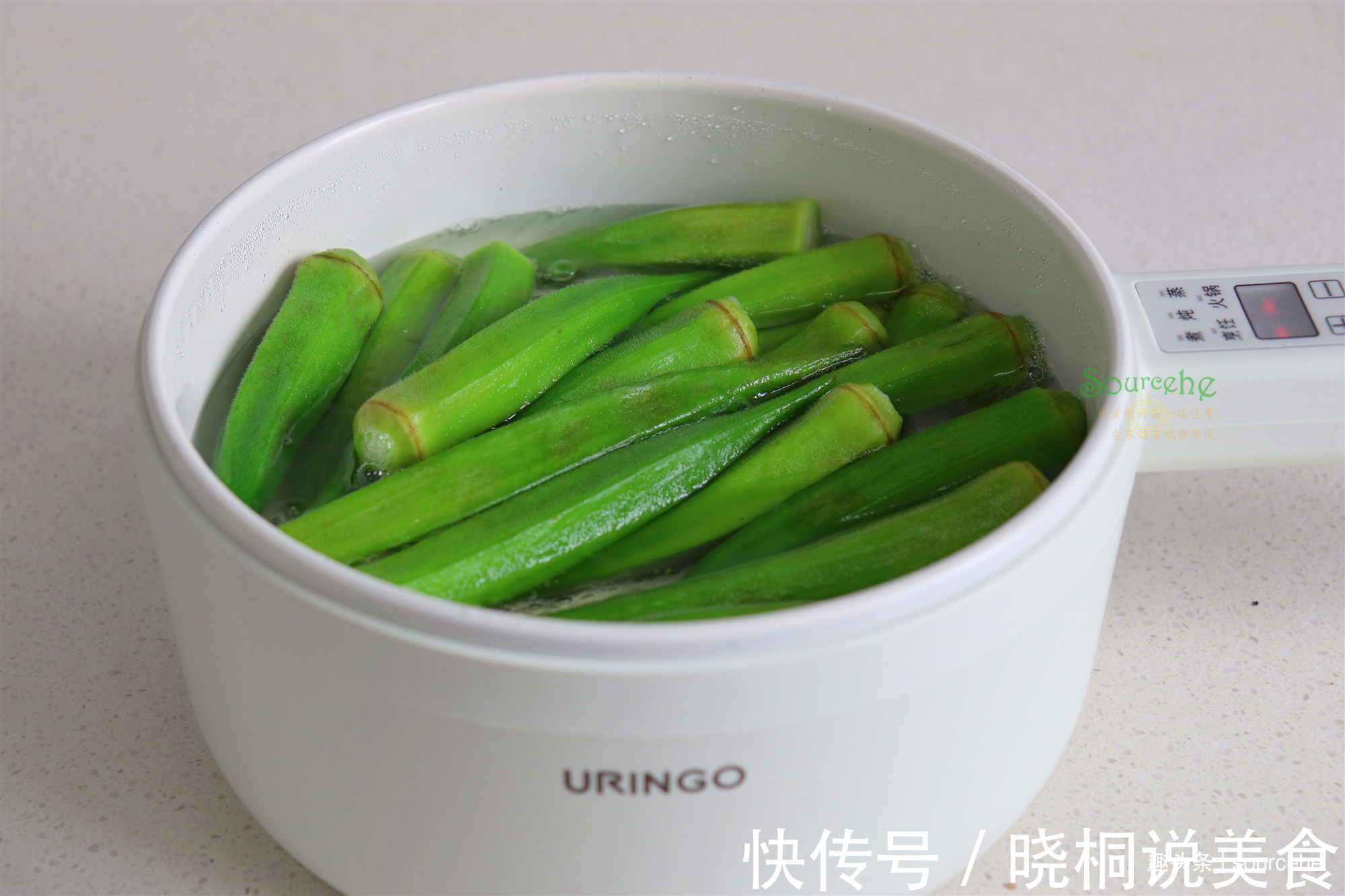 凉拌秋葵时多加一步,颜色翠绿,口感清香、好看又好吃!