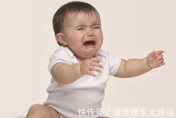童年时期|为什么宝宝被骂哭后,仍会伸手让妈妈抱知道原因很心疼