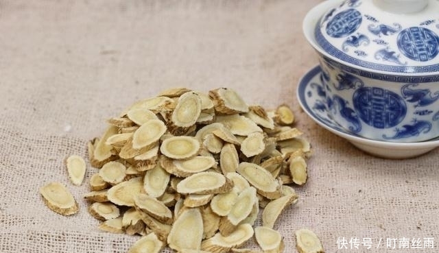 常用黄芪泡水的男性,或许会收获3个好处,不妨