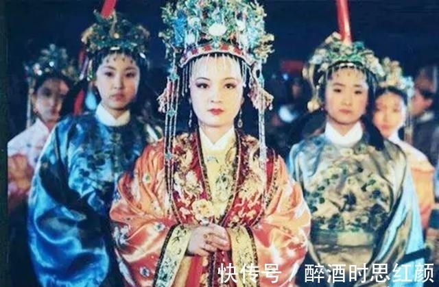 靠山&红楼梦:贾家的大靠山并非贾元春而是她,她死后贾家一蹶不振